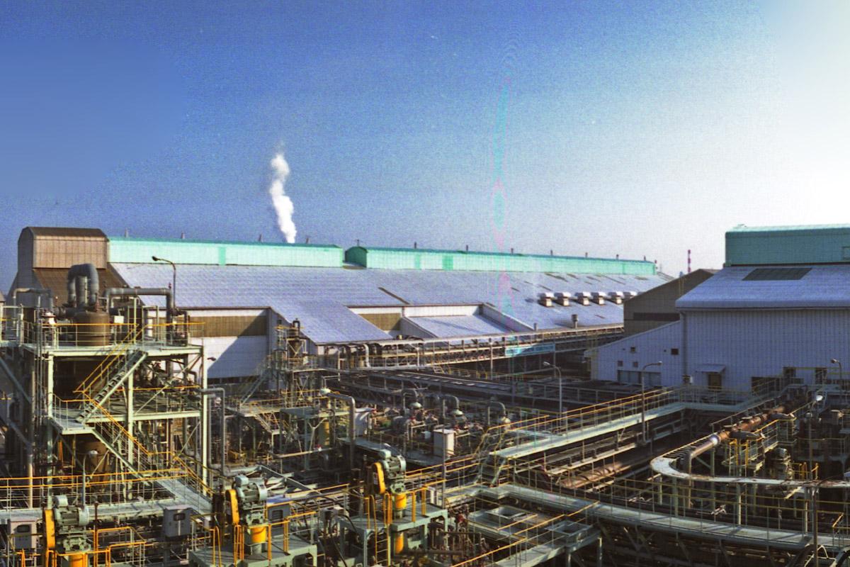 写真:ニッケル工場